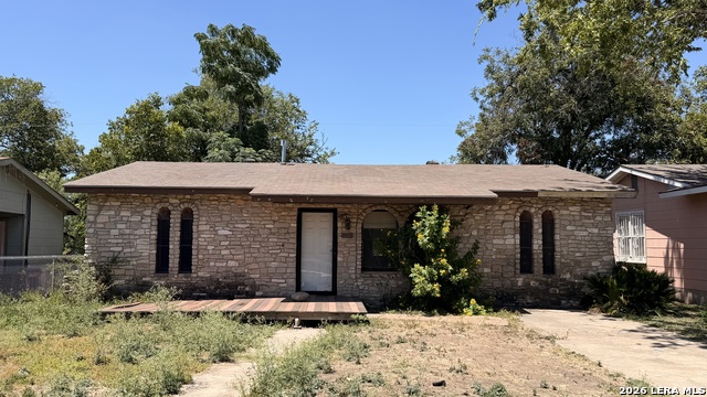 3703 S PINE ST Property Photo 1