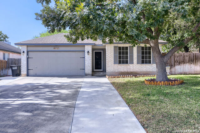 5727 Spring Hts Property Photo 1