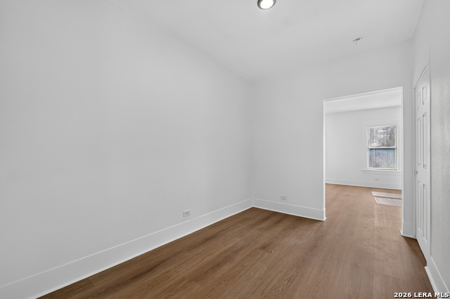 1510 S Presa Property Photo 9