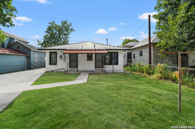 1510 S Presa Property Photo 16