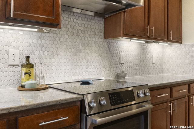 9506 Sun Ml Property Photo 17