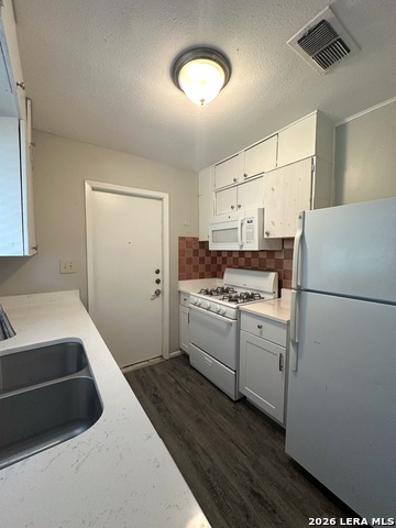 4322 Sun Gate St Property Photo 4