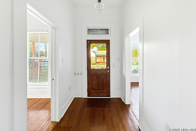 220 Leigh St Property Photo 2