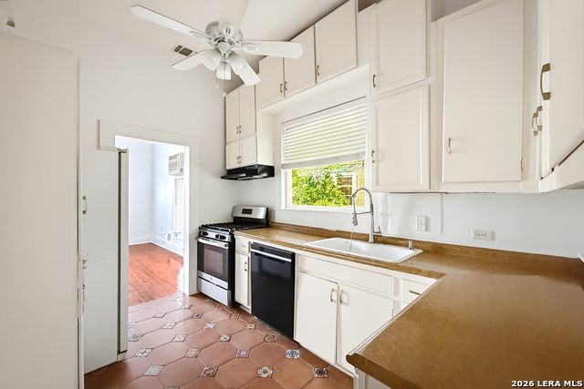 220 Leigh St Property Photo 6
