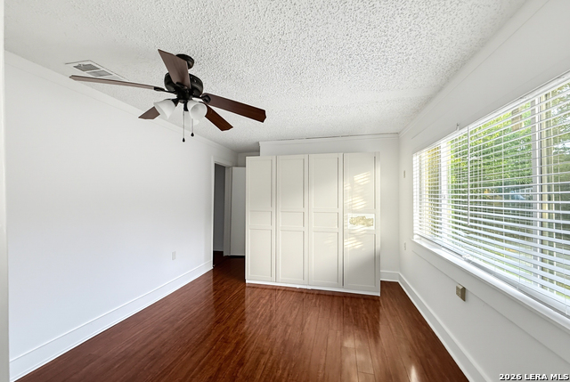 220 Leigh St Property Photo 10
