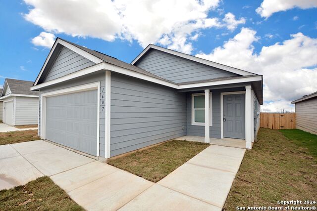 1607 Knoll Rdg Property Photo 2