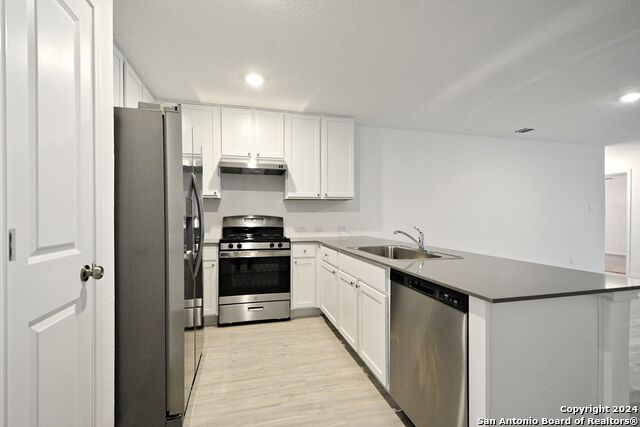 1607 Knoll Rdg Property Photo 4