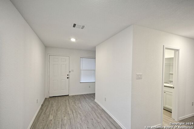 1607 Knoll Rdg Property Photo 6