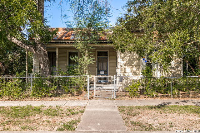 1825 N Palmetto Property Photo 1