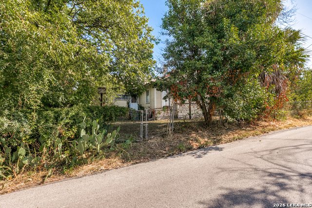 1825 N Palmetto Property Photo 5