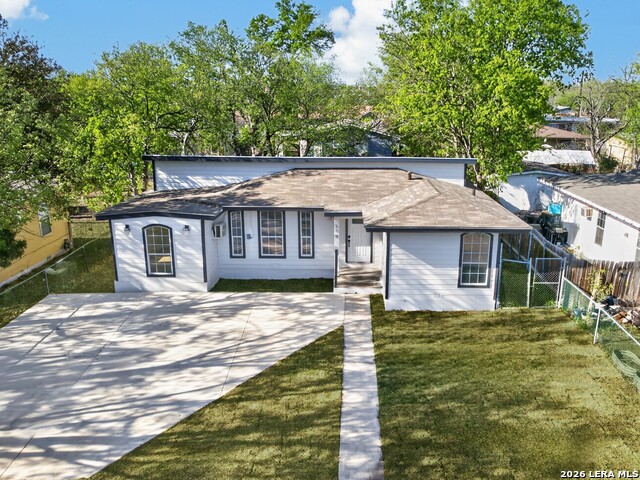 115 Huxley Property Photo 2