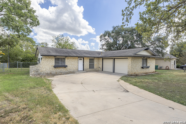 106 Woodview Dr Property Photo 1