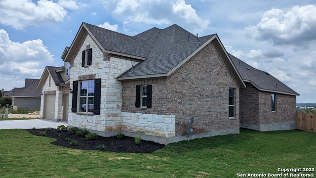530 Singing Crk Property Photo 2