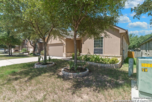 26923 Camellia Trce Property Photo 3