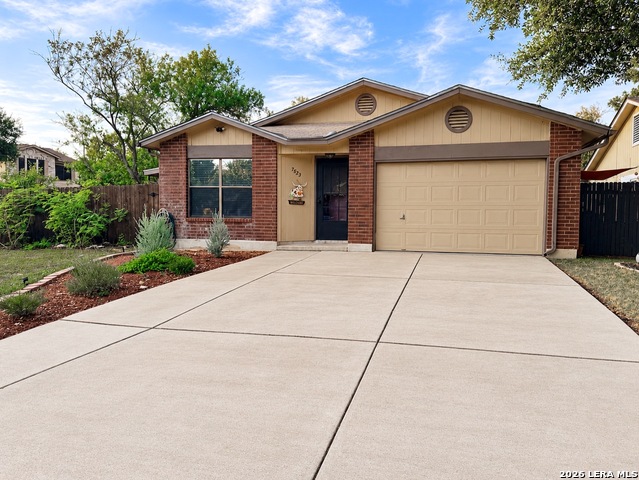 7523 Echo Glade Property Photo 1