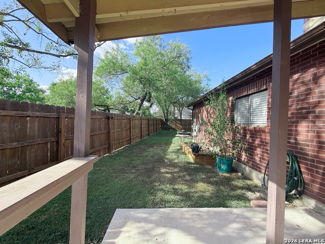 7523 Echo Glade Property Photo 16