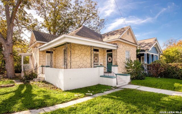 1820 E HOUSTON ST Property Photo 1