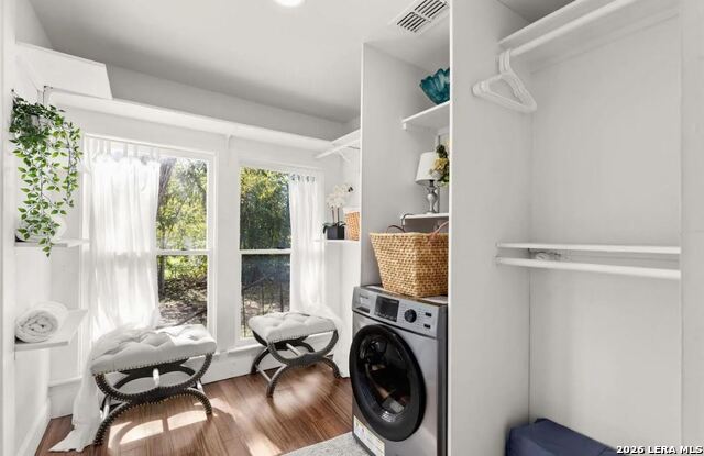 1820 E Houston St Property Photo 4