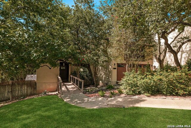 12503 Chateau Forest Ln Property Photo 3