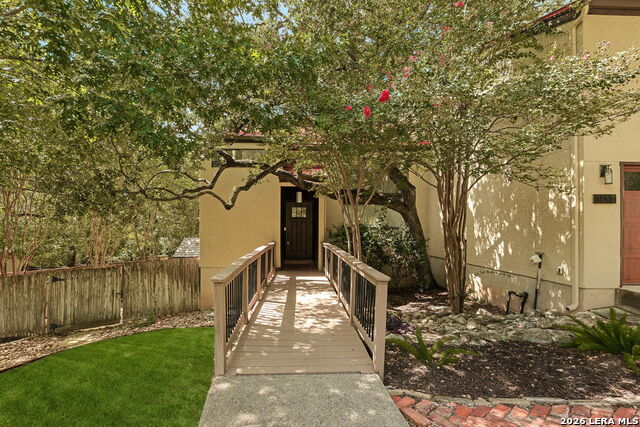 12503 Chateau Forest Ln Property Photo 4