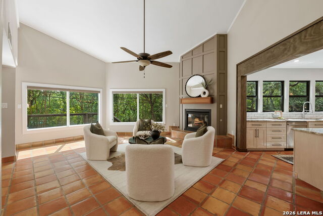 12503 Chateau Forest Ln Property Photo 9