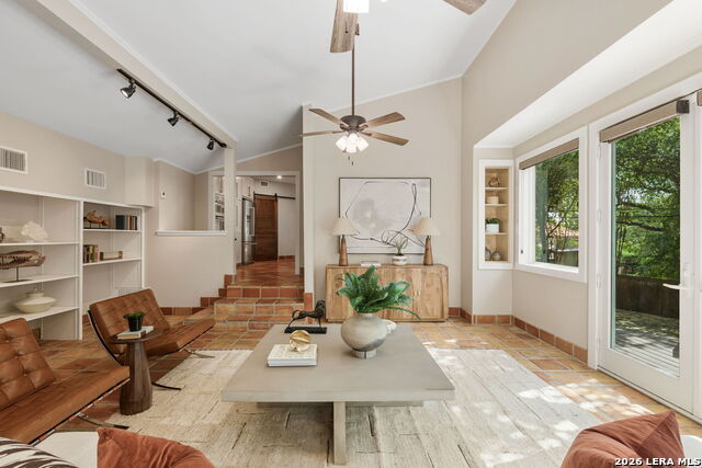 12503 Chateau Forest Ln Property Photo 23