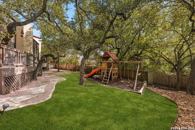 12503 Chateau Forest Ln Property Photo 40