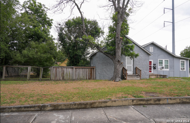 1738 Santa Anna Property Photo 5