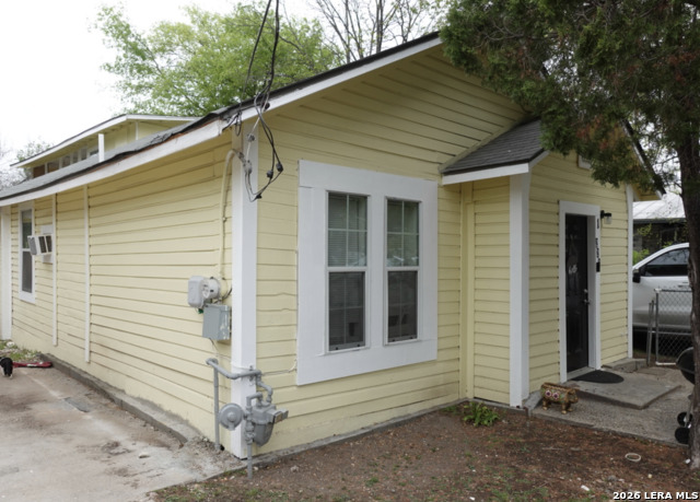 223 Bee St Property Photo 2