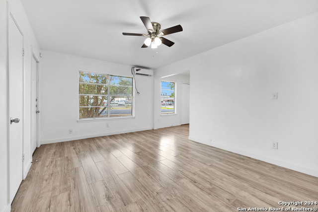 519 Venice Property Photo 5