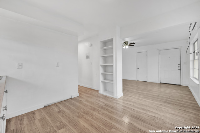 519 Venice Property Photo 8