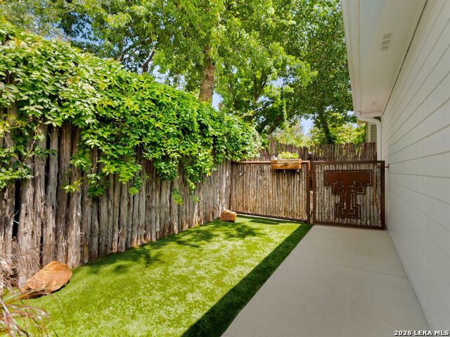 904 N Lincoln Street Property Photo 45