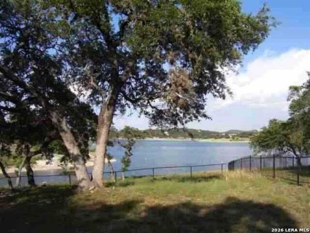 247 OAK HIDEAWAY DR