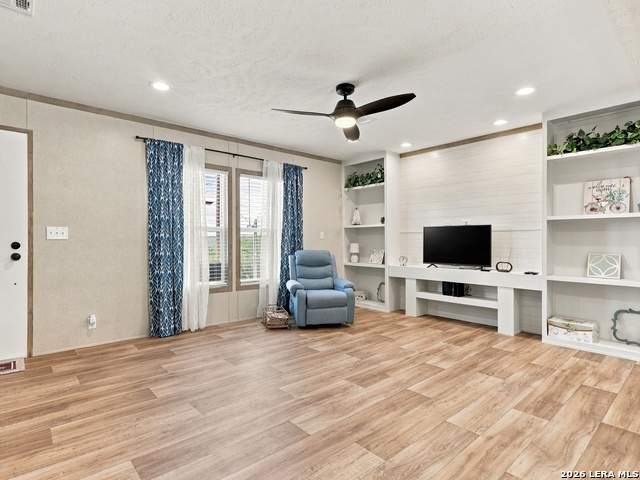 1035 Cypress Dr Property Photo 4