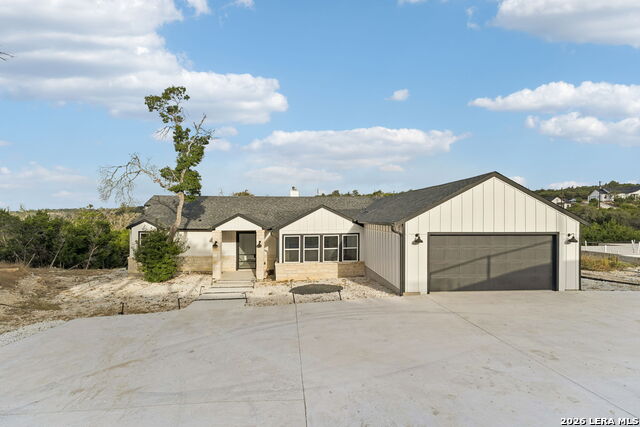 329 Bluebonnet Breeze Property Photo 1