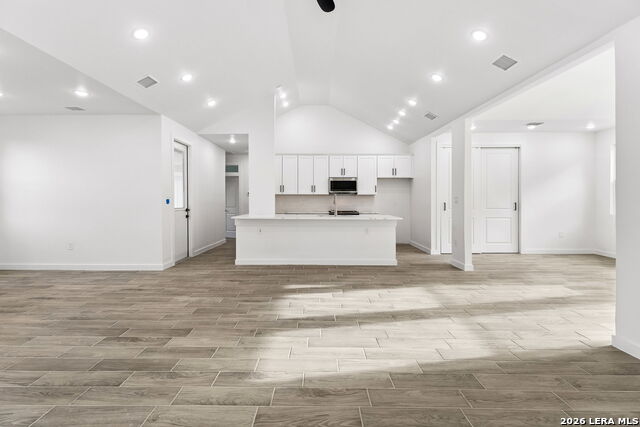 329 Bluebonnet Breeze Property Photo 5