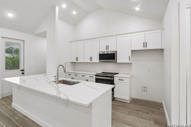 329 Bluebonnet Breeze Property Photo 13