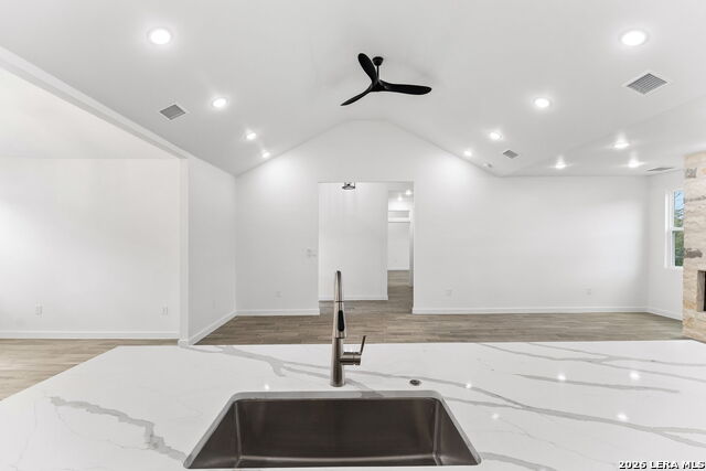 329 Bluebonnet Breeze Property Photo 16