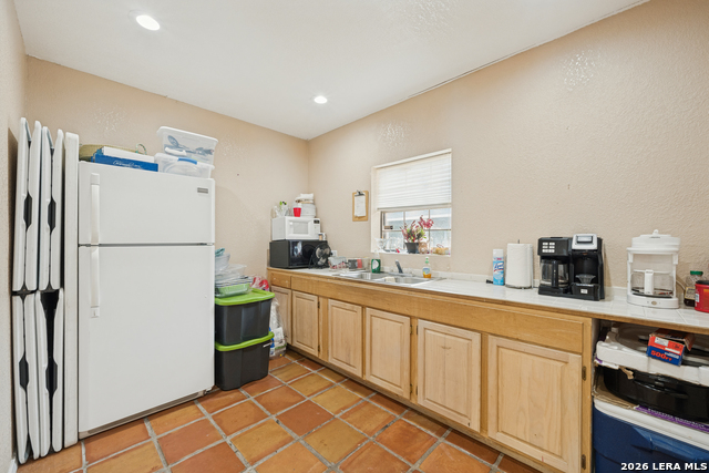 234 E Aviation Blvd Property Photo 11