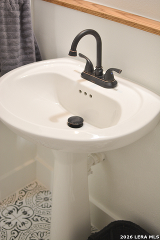 1114 W Russell Property Photo 19