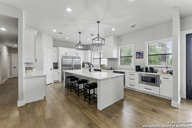 725 Winding View Property Photo 3