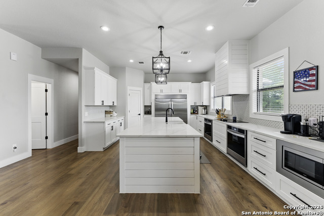 725 Winding View Property Photo 4