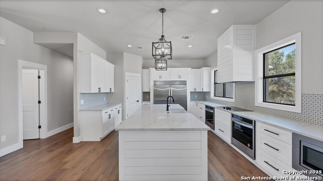 725 Winding View Property Photo 5