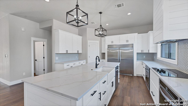 725 Winding View Property Photo 6