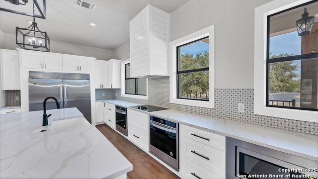 725 Winding View Property Photo 7
