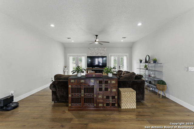 725 Winding View Property Photo 10