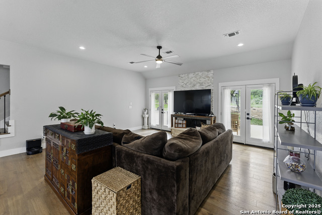 725 Winding View Property Photo 11