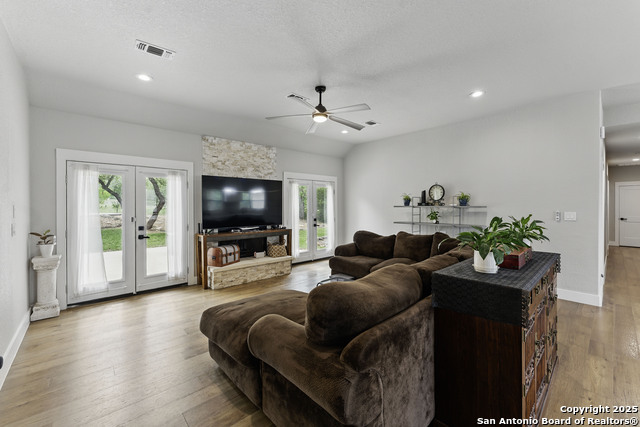 725 Winding View Property Photo 12