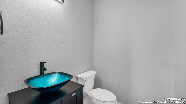 725 Winding View Property Photo 15