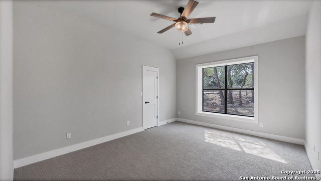 725 Winding View Property Photo 36